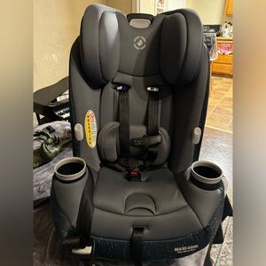 Maxi-Cosi Pria All-in-One Convertible Car Seat
